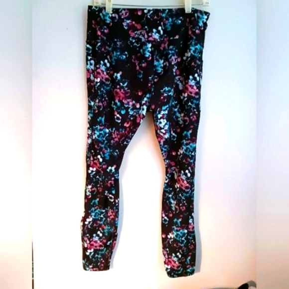 Avia Floral Patterned Leggings. Size 16/18 - Picture 1 of 5